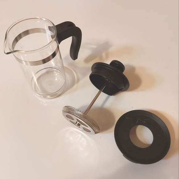 5 for $25- French Press Coffee Maker- Glass and Stainless Steel 13.5oz/0.4litre - Picture 4 of 5